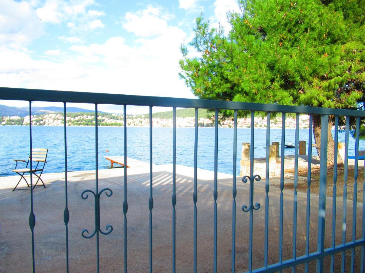 Marcel Apartment Mit Meerblick Trogir Exterior photo