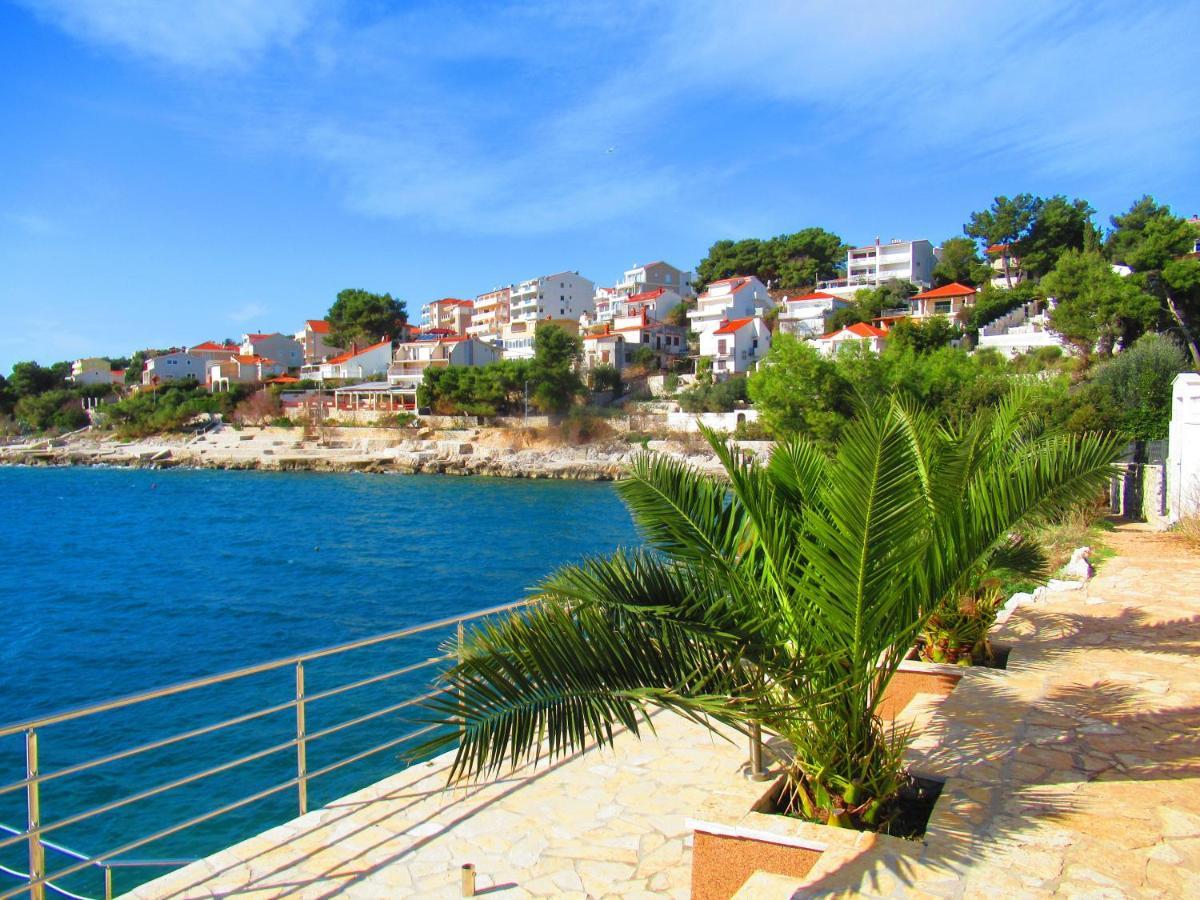 Marcel Apartment Mit Meerblick Trogir Exterior photo