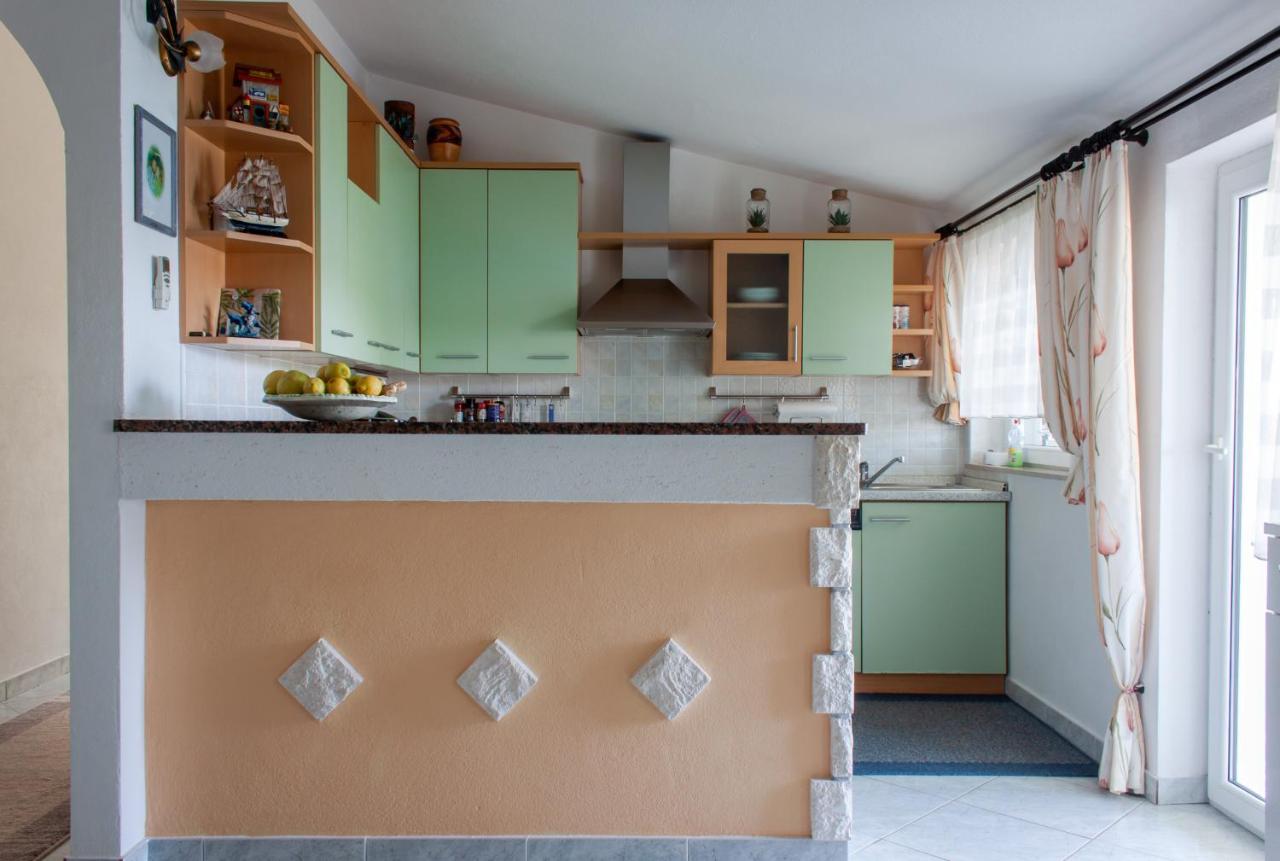 Marcel Apartment Mit Meerblick Trogir Exterior photo